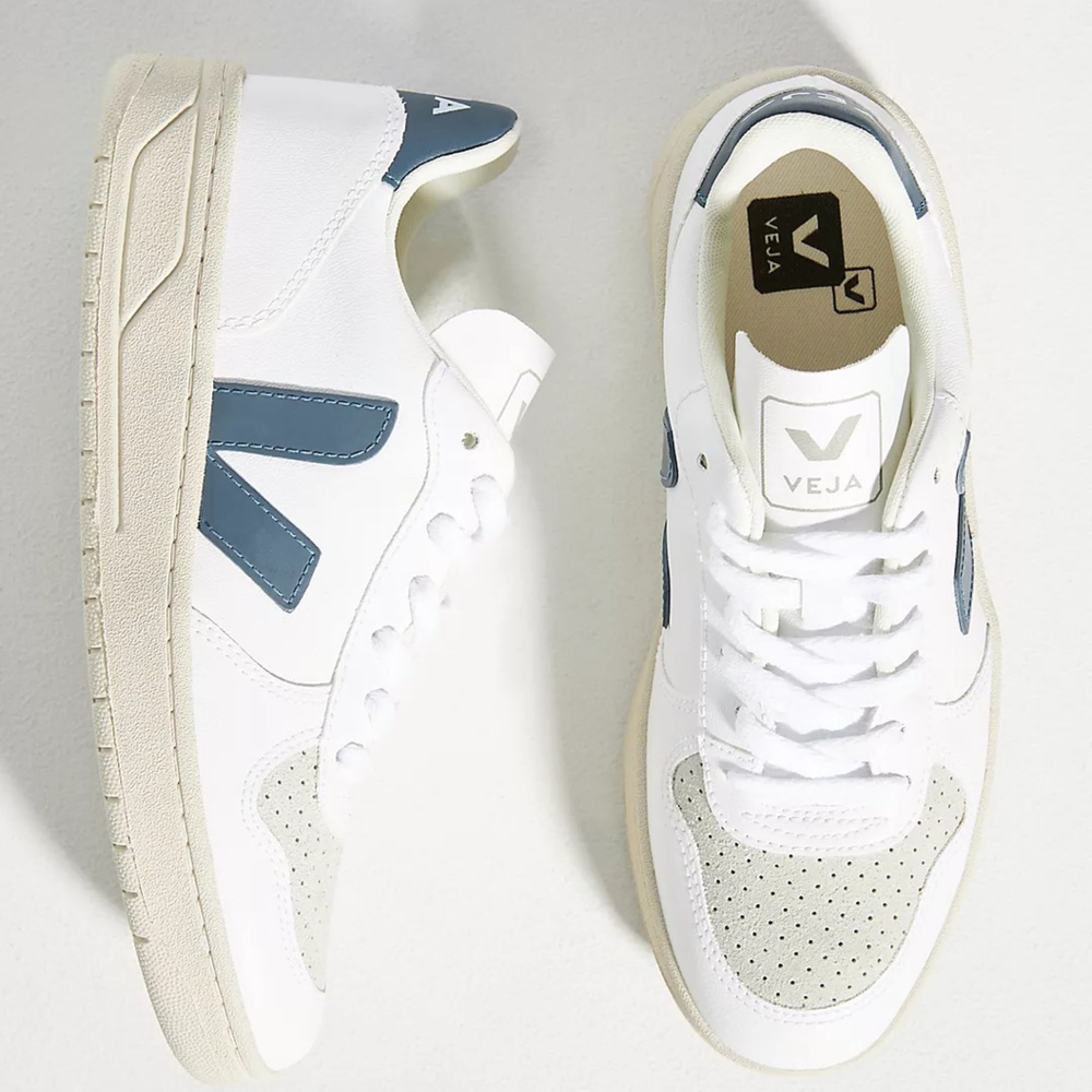 Veja V-10 sneakers size 40/8.5